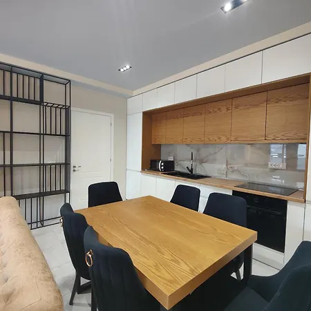 Flora Apartment *