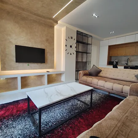 Flora Apartment